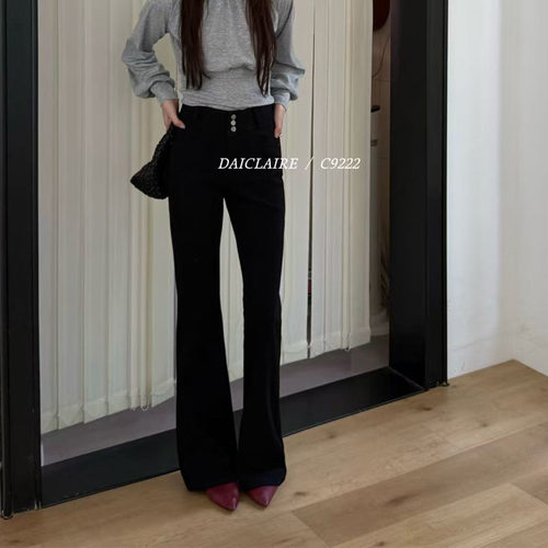 【现货】代嘉儿DAICLAIRE牛仔裤女2026秋季款高腰显瘦微喇裤C9222