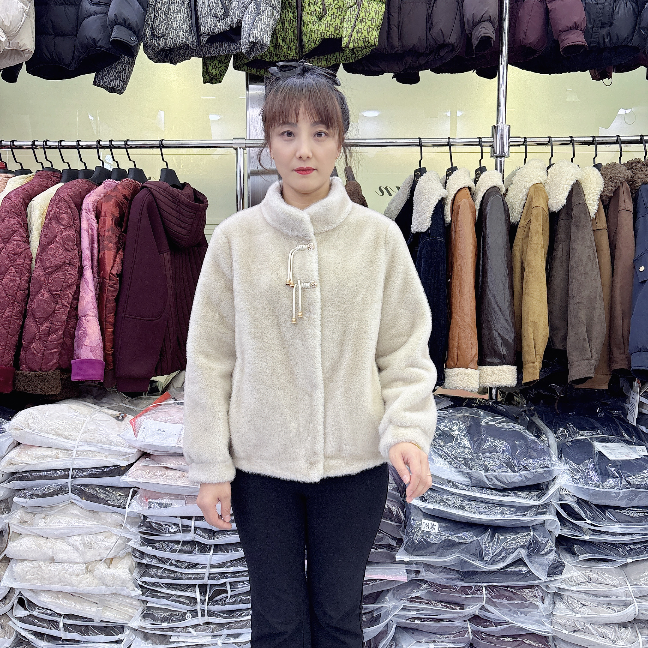 2025冬季新款百搭长袖翻领仿皮毛一体外套女宽松休闲短外套上衣女