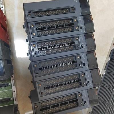 三菱Q系列PLC模块QX41QY42P成色充新功能完好询价