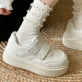绵羊盒子学生魔术贴小白鞋女款2026新款休闲板鞋百搭款厚底面包鞋