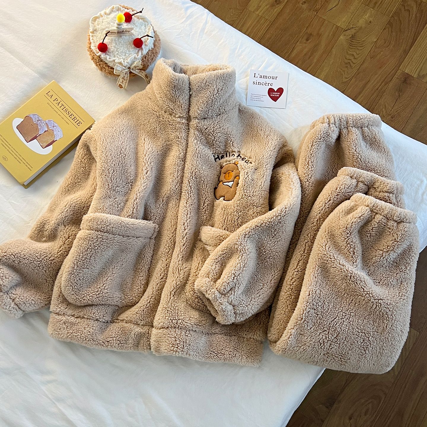 秋冬季新款珊瑚绒立领加厚套装女