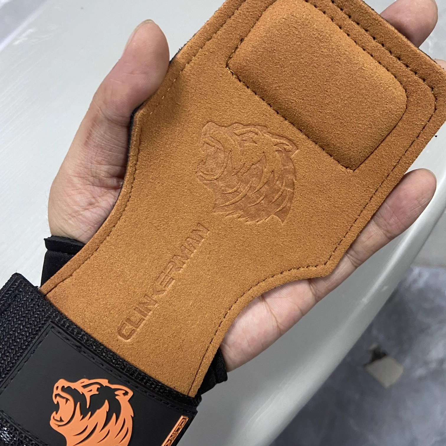 硅胶专业健身助力带硬拉护腕男女