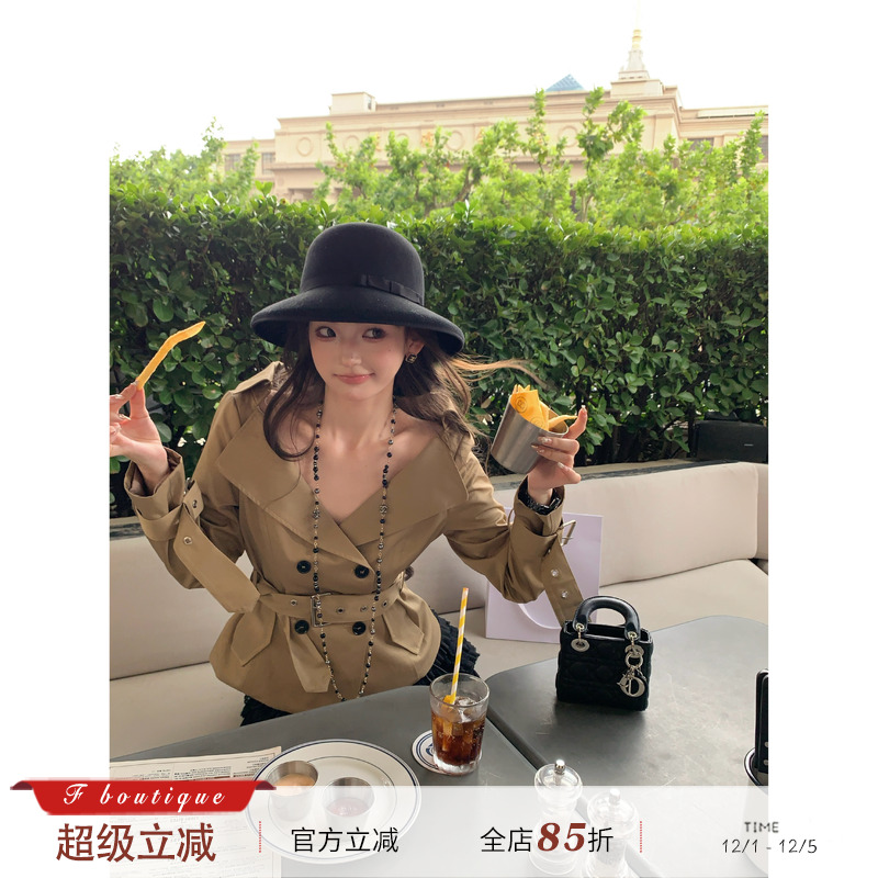 F boutique Di*r奢牌一字肩v领风衣外套
