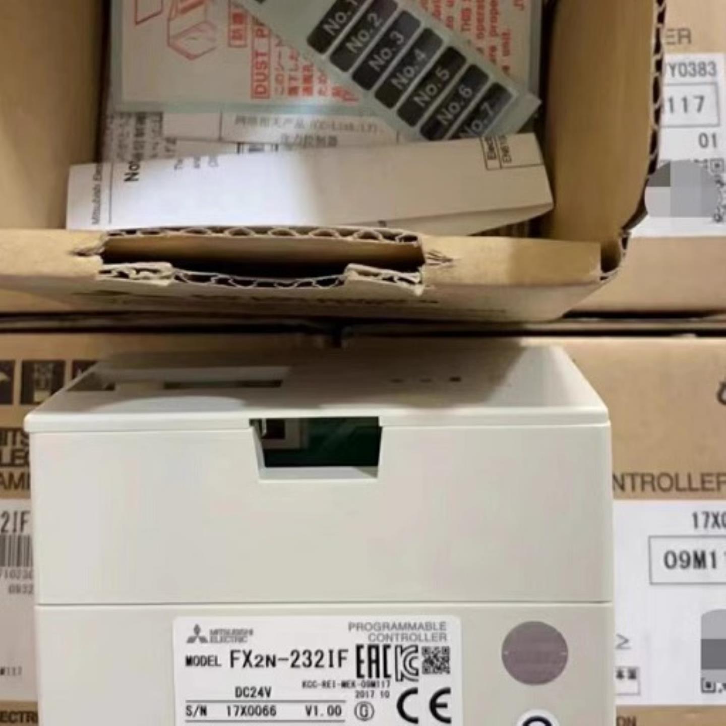 FX2N-232IF三菱PLC模块供应实物拍摄现货顺丰包邮咨询议价询价
