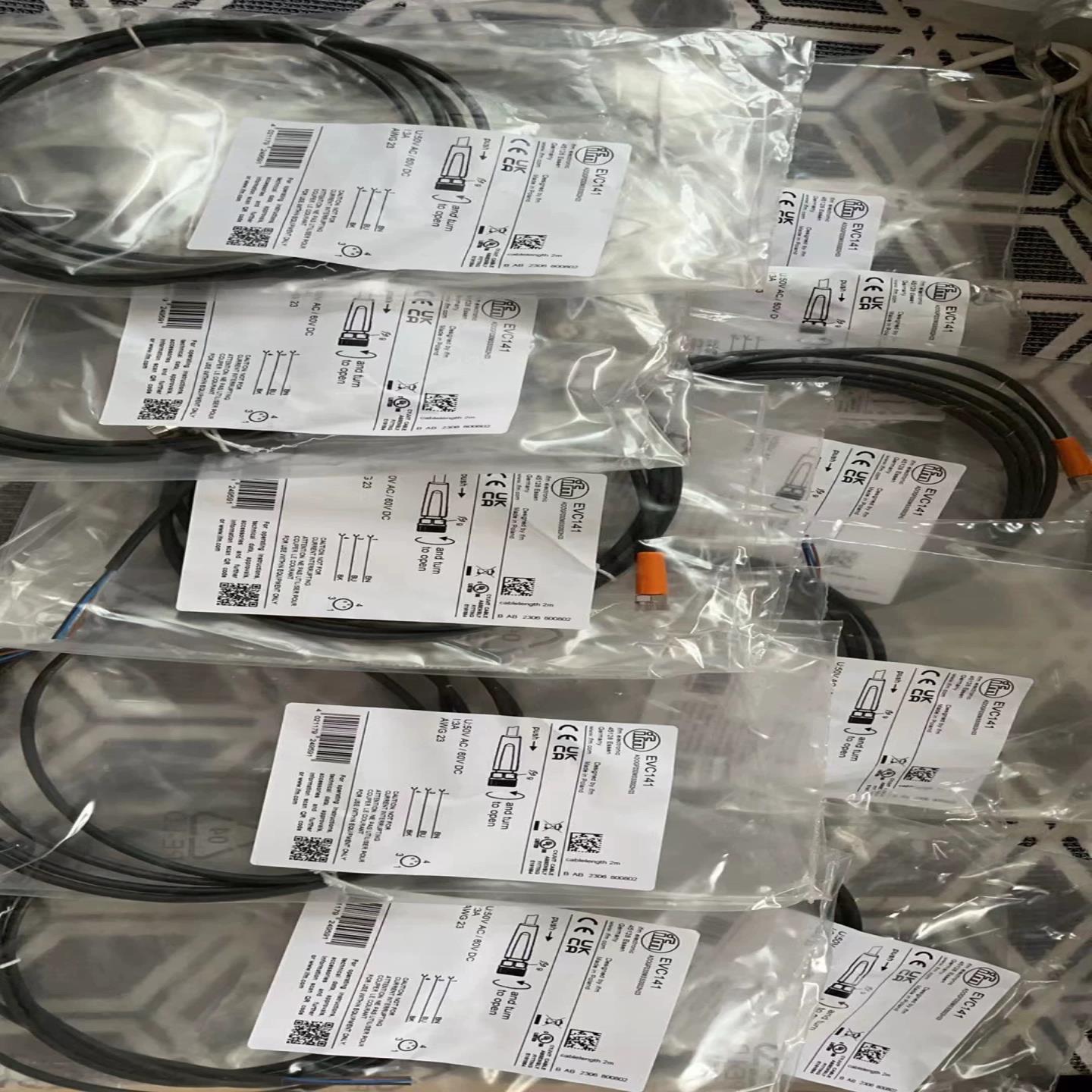 EVC141 EVC142 EVC002 EVC005 EVC151 EVC154易福门线缆