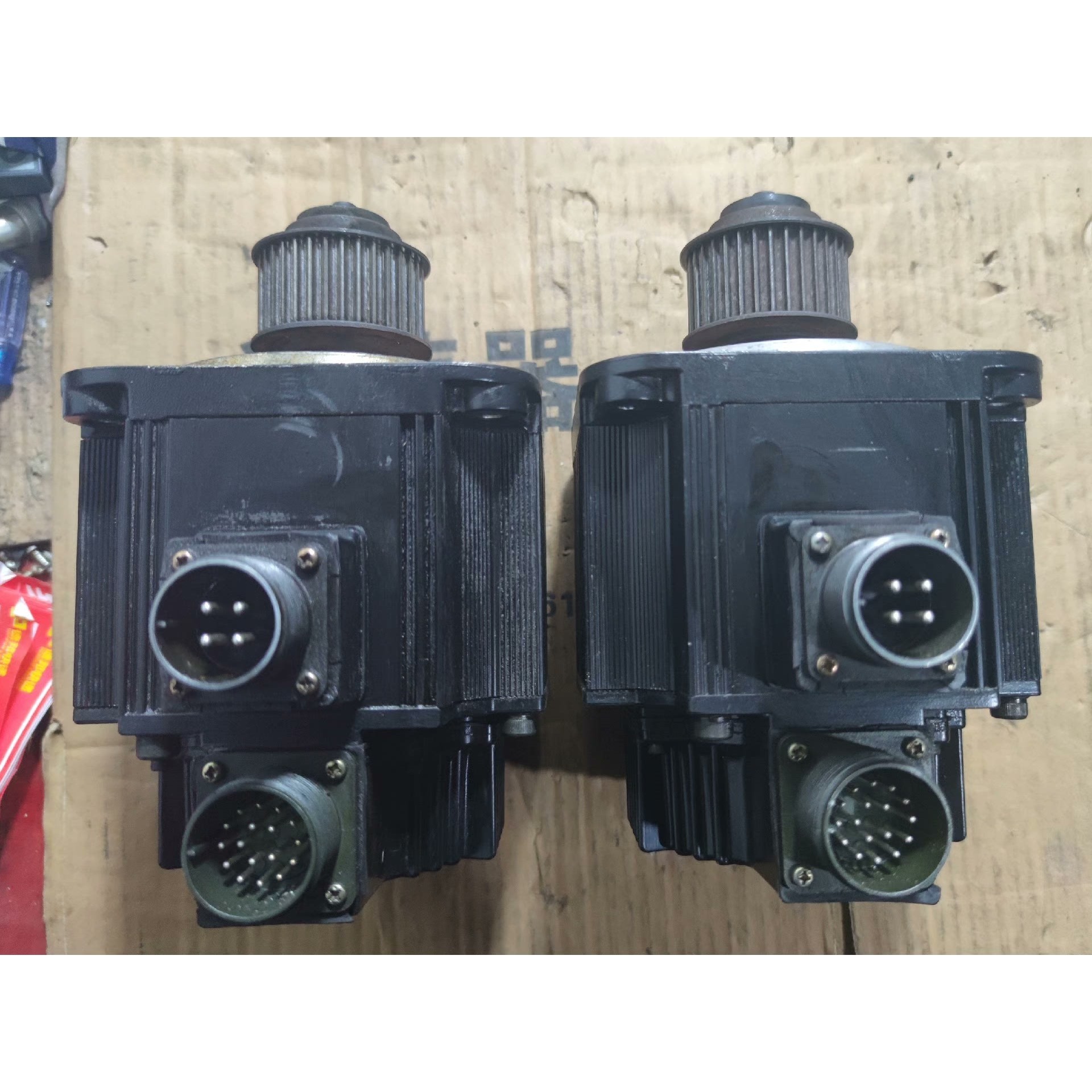 安川伺服电机SGMG-05AB询价