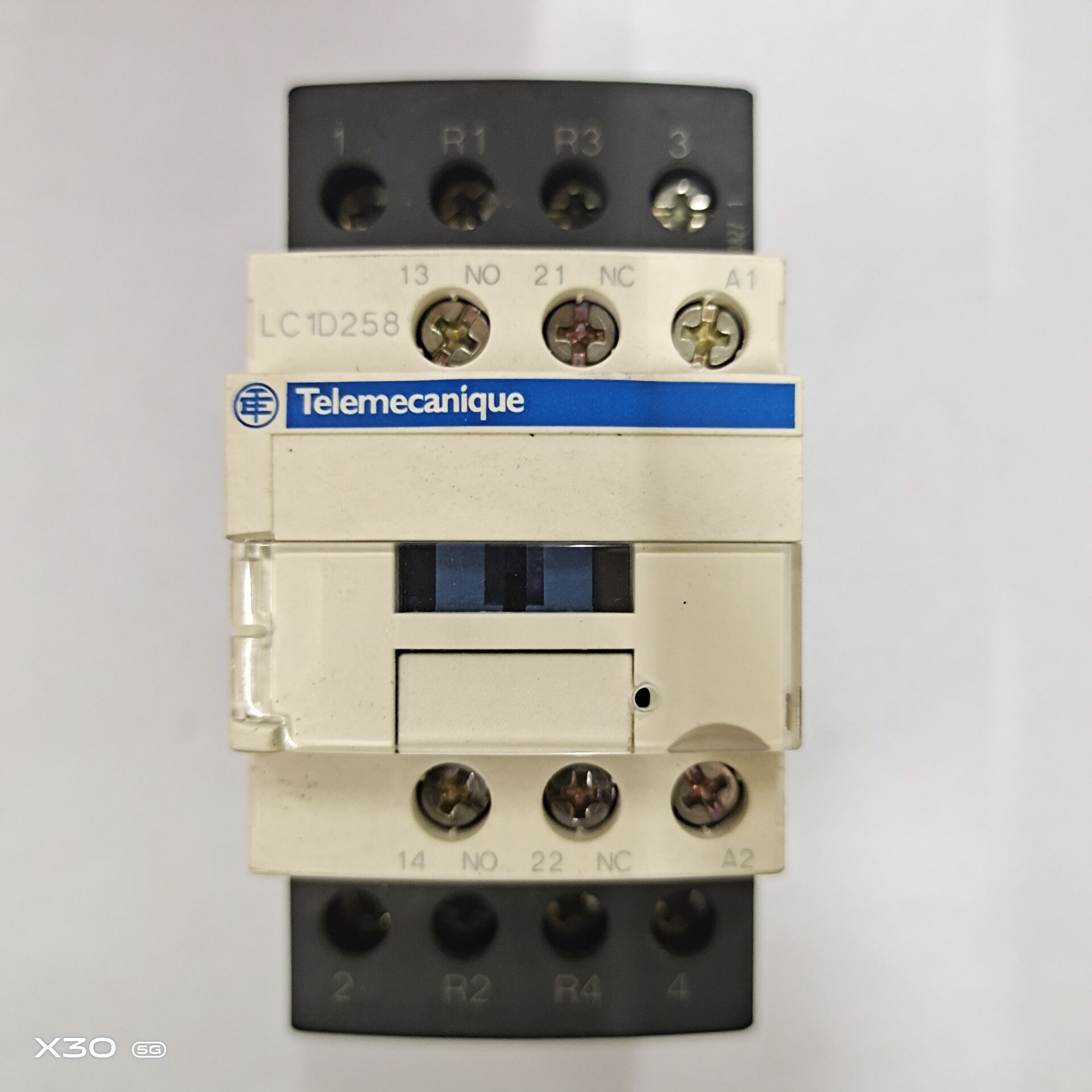 施耐德TE原装4级交流接触器LC1D258M7C  LC1D188E7C  LC1D12询价