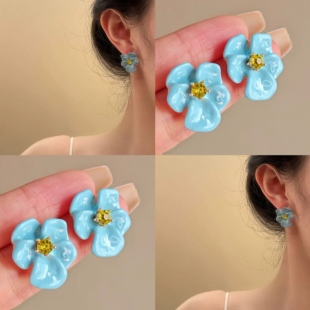 蓝色滴釉花朵耳环女精致甜美花花耳钉2026年春夏独特设计绝美耳饰