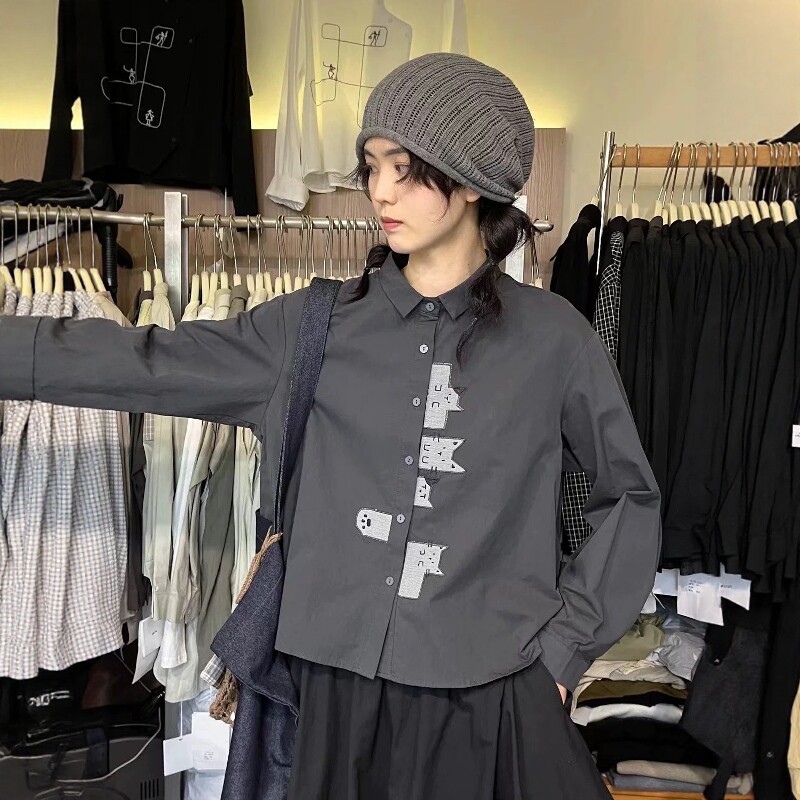 三与二出89605复古文艺风刺绣猫咪休闲长袖衬衣女日系设计感衬衫