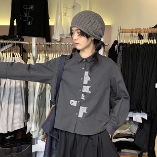 三与二出89605复古文艺风刺绣猫咪休闲长袖衬衣女日系设计感衬衫