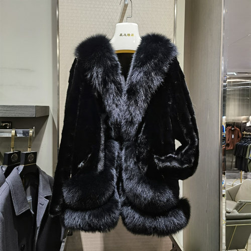 高端女士水貂毛皮裘皮衣狐狸毛领可收腰淑女时尚皮草御寒神器费尔