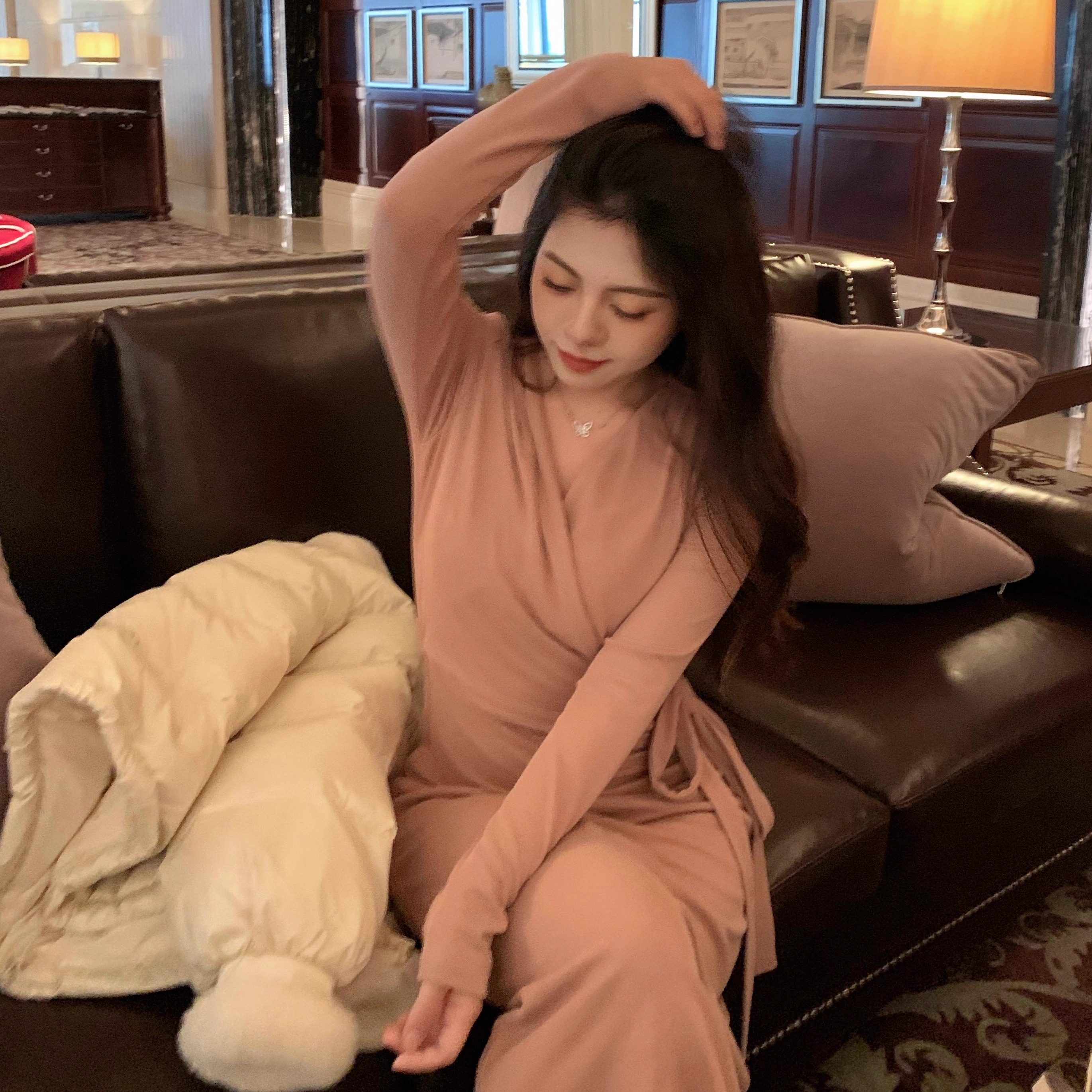 大眼Largeeye 连衣裙秋冬加厚气质小个子V领弹力针织包臀裙