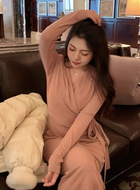 大眼Largeeye 连衣裙秋冬加厚气质小个子V领弹力针织包臀裙