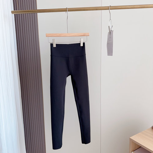 #28782 高级感哑光塑型芭bi提臀裤 300g保暖显瘦