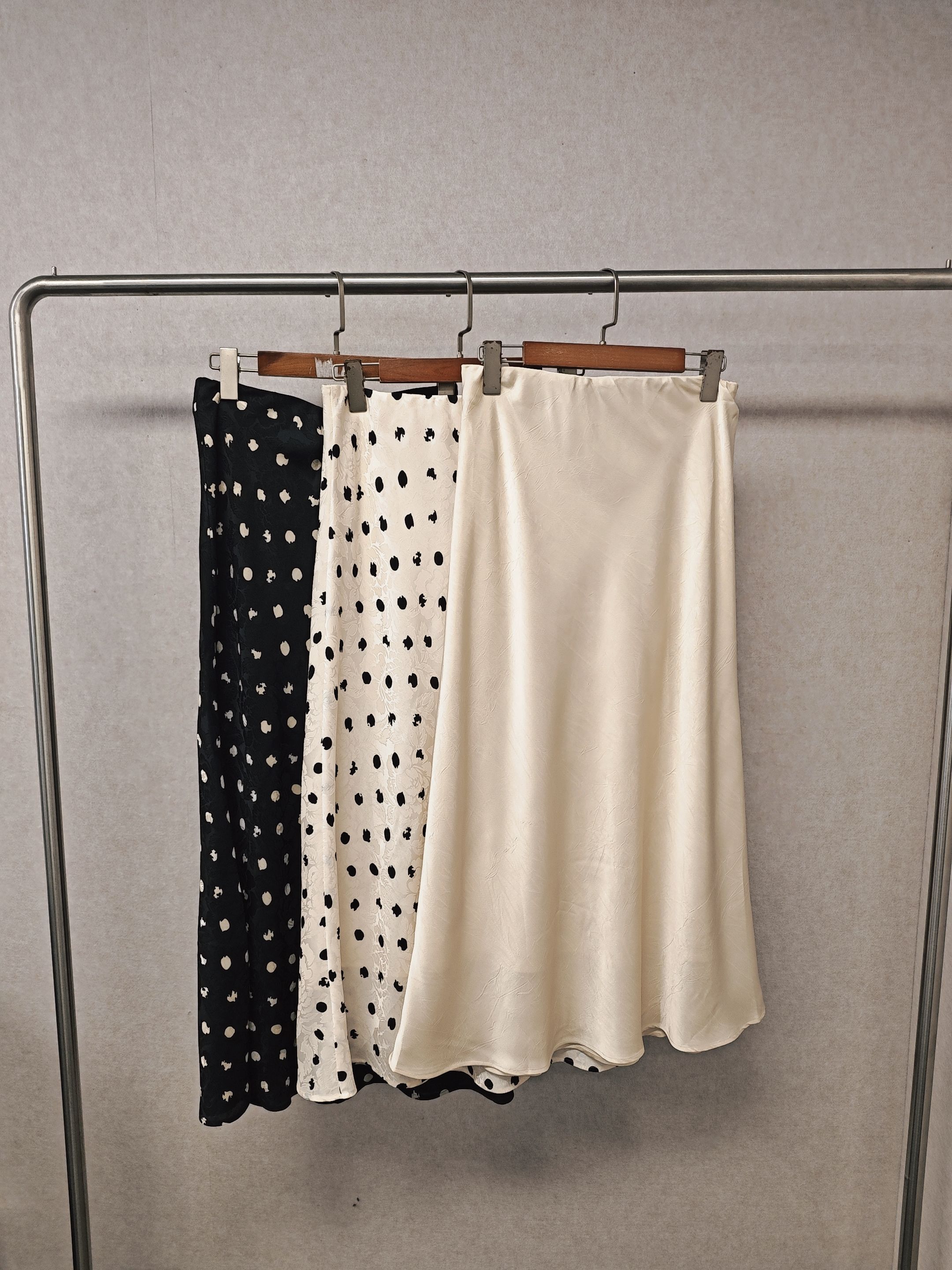 Ka系列＆专柜24秋款福利 缎面长鱼尾腰裙（不退换）664