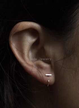 新品S925纯银极简气质小耳钉女镀白金14K精致一字耳圈防敏日韩INS