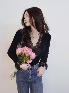 2024秋冬V领黑色显瘦拼接蕾丝通勤法式复古小众设计感针织衫毛衣