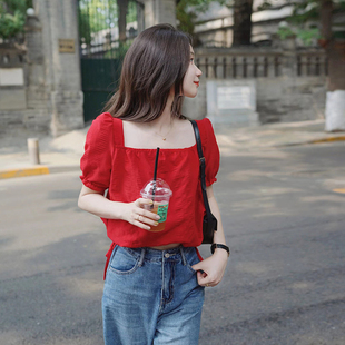 短袖 蝴蝶结系带宽松小衫 度假风大红色方领肌理感泡泡袖 2026夏法式
