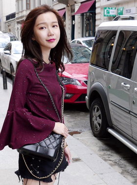 2024黑色闪亮星星弹力针织喇叭袖设计感显瘦套头一字领T恤上衣女