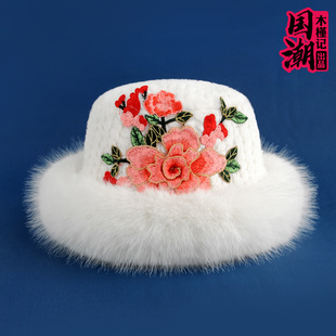 中国风刺绣花毛绒帽子女秋冬季加厚保暖防寒护耳盆帽显脸小防皮草