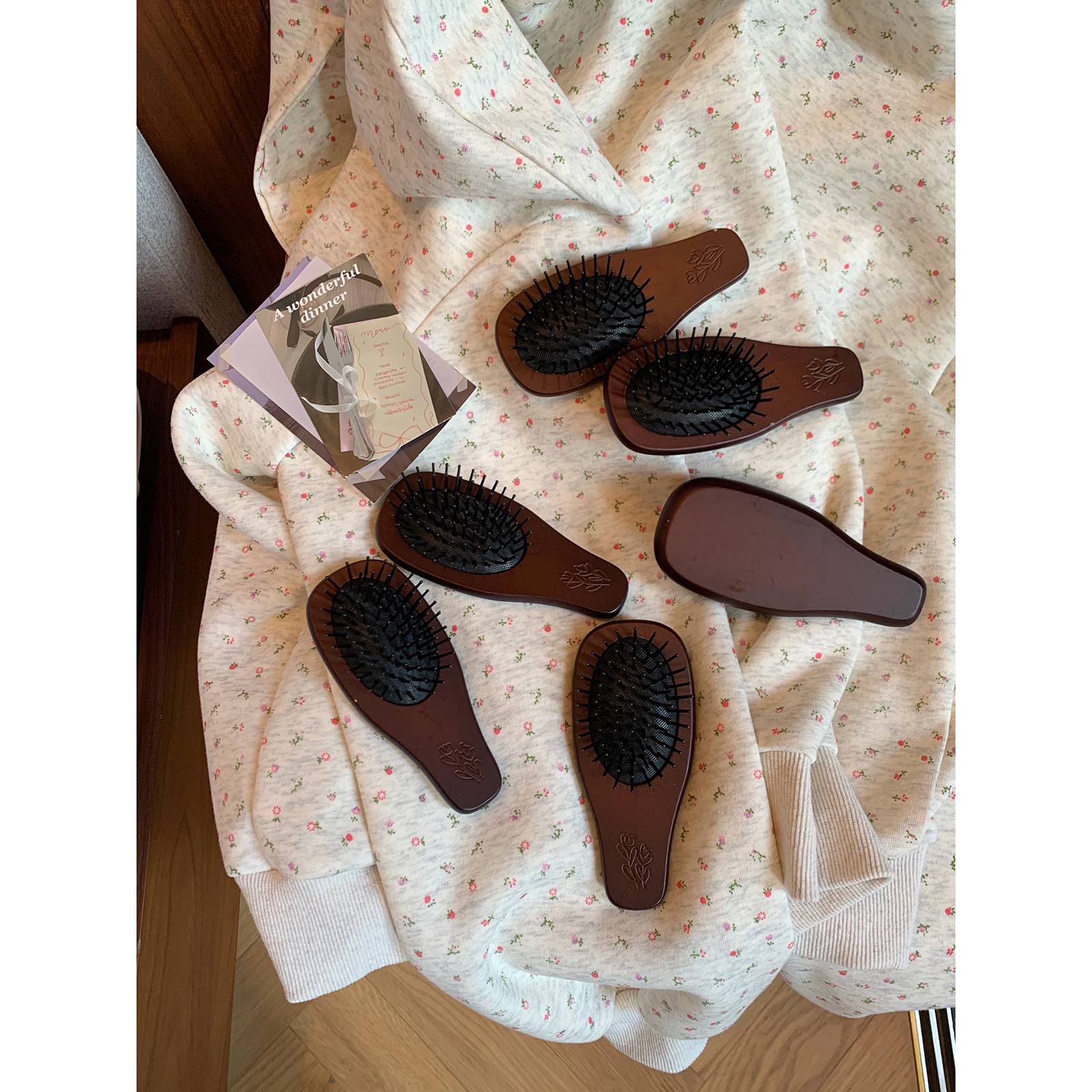 迷你按摩梳随身便携郁金香气垫梳