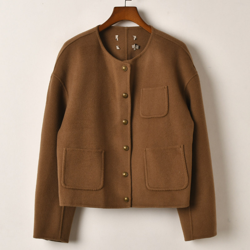 艾诺丝系列复古简约风圆领短款毛呢外套女金属扣双口袋针织开衫,女装/女士精品,毛针织衫,淘宝优惠券,粉丝福利购,淘宝优惠卷