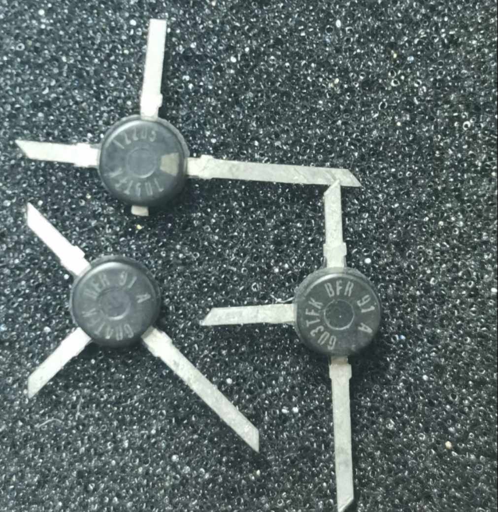 BFR91A BFR91 TO-50 十字架 射频放大 高频三极管 全新原装可直拍