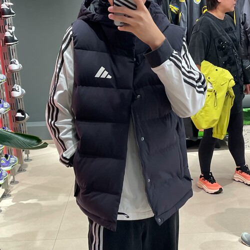 阿迪达斯男保暖拒水连帽羽绒马甲