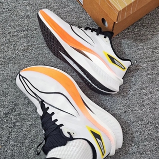 李宁赤兔7PRO男子秋冬款加厚反光轻量高回弹竞速训练跑鞋 ARPU007