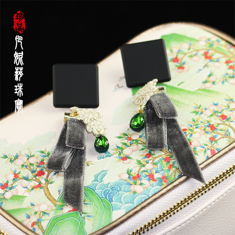 韩国进口夸张走秀款蕾丝水晶耳环