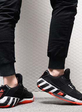 Adidas/阿迪达斯正品新款男子 Regulate 团队篮球鞋 Q33337