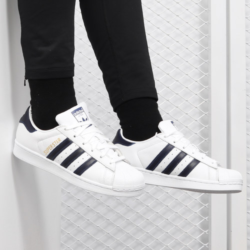 运动休闲鞋Adidas情侣款