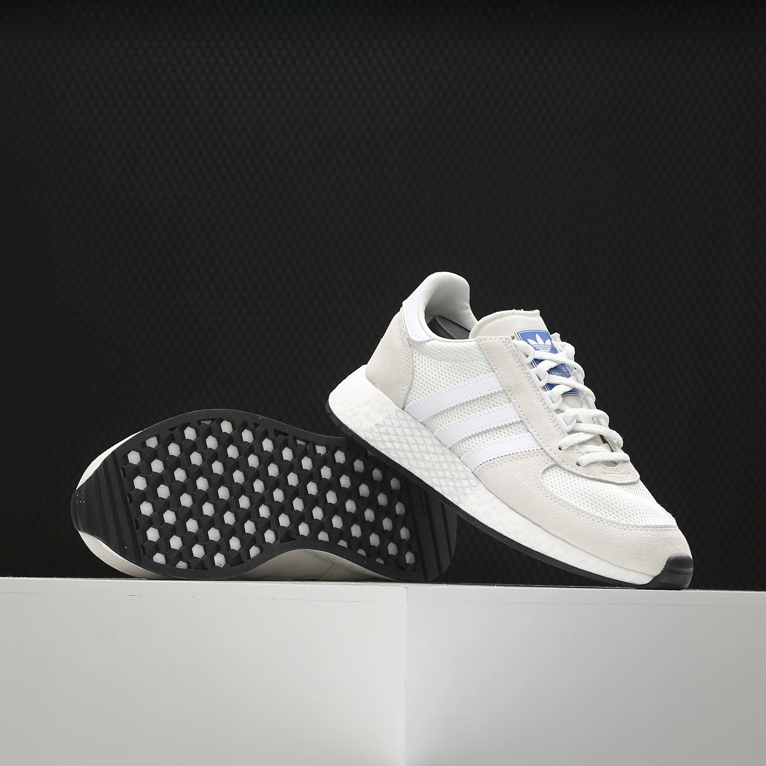 阿迪达斯低帮运动男女休闲鞋正品