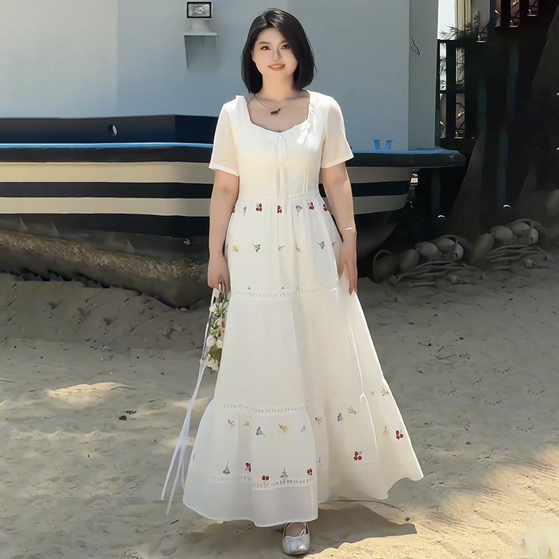 大码女装胖mm度假风方领刺绣蕾丝短袖连衣裙2025夏季显瘦气质长裙