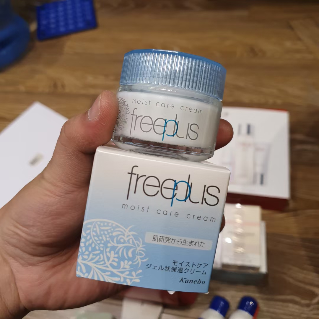 日本freeplus芙丽芳丝面霜 补水滋润保湿修护面霜维稳修复温和40g