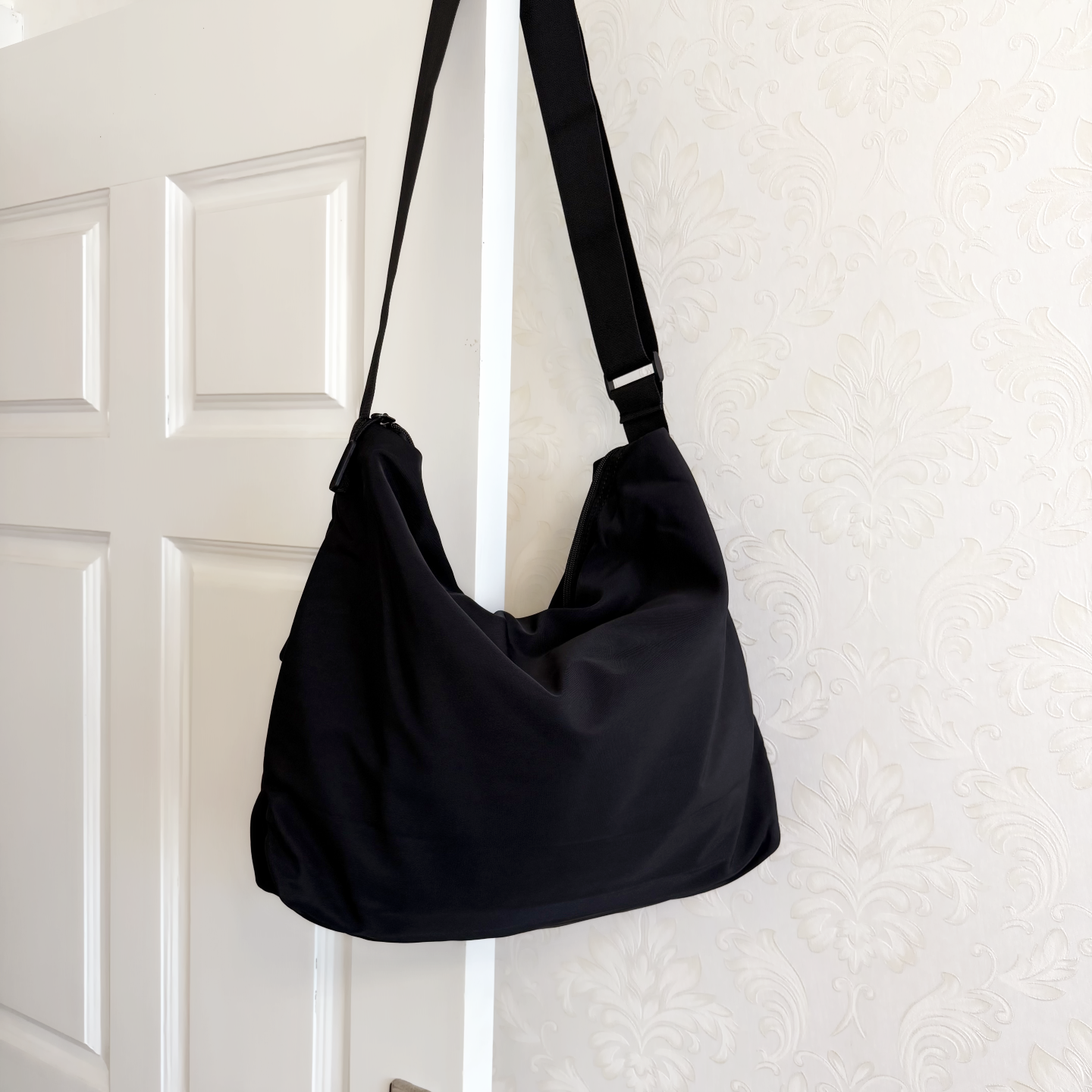 韩版简约黑色尼龙布包女单肩斜挎大容量轻便饺子包休闲百搭旅行包,箱包皮具/热销女包/男包,单肩包,淘宝优惠券,粉丝福利购,淘宝优惠卷