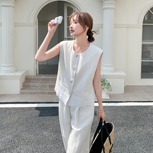 气质米白色蕾丝拼接马甲套装裤女夏2025新款盐系轻熟高级感两件套图片
