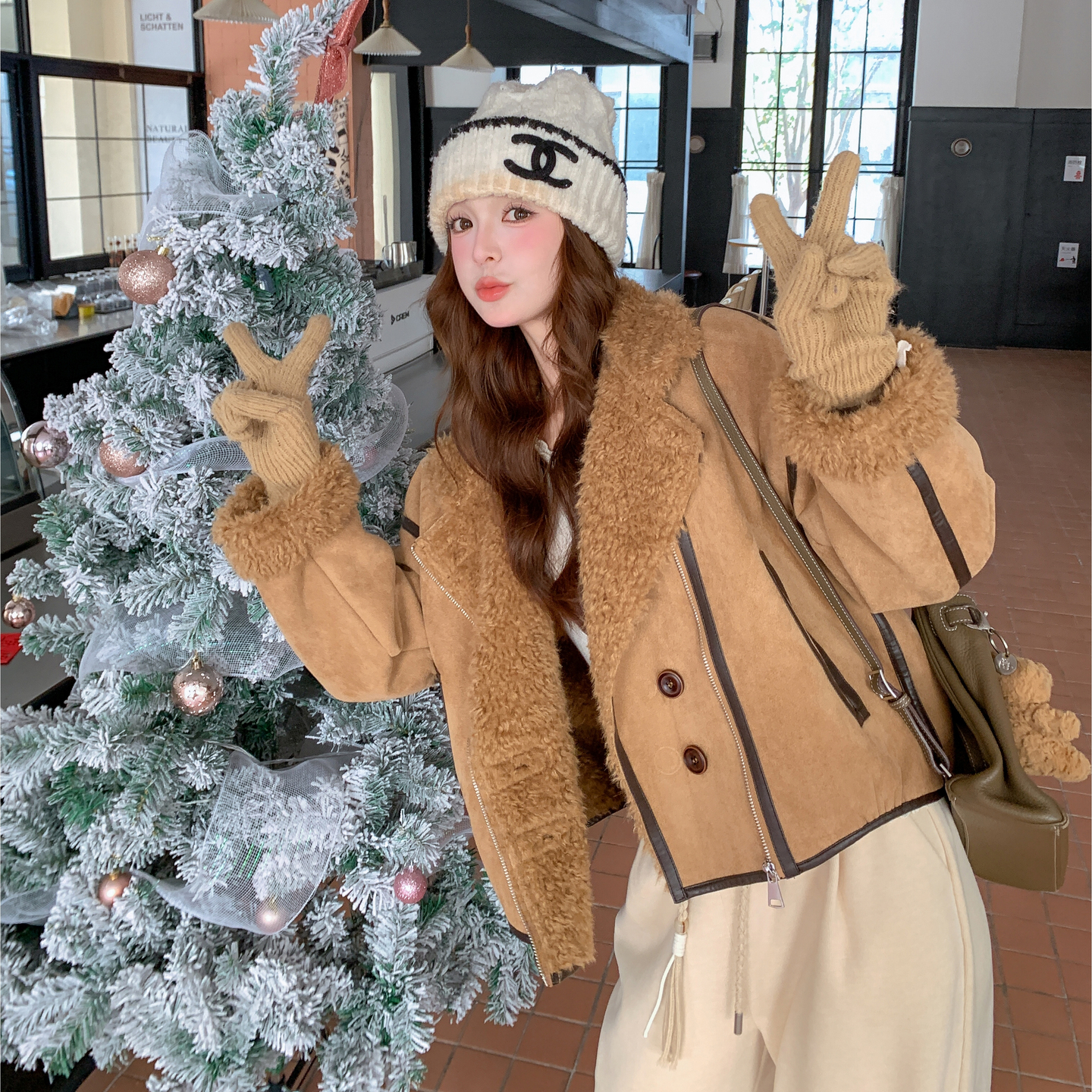 新品主推款皮毛一体外套2C075-908-P205-K298，女装皮草，菡迪欧娜