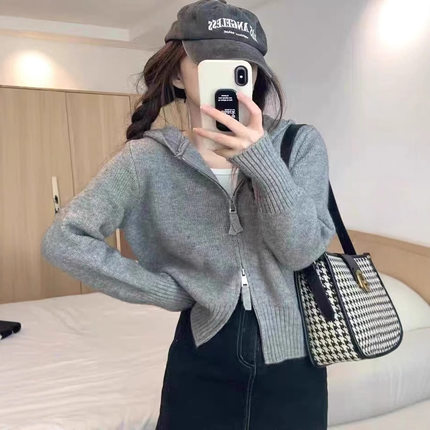 短款连帽双拉链针织衫女秋冬收腰显瘦灰色小个子毛衣外套100羊毛