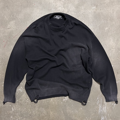 褪色洗水破洞针织毛衣黑色