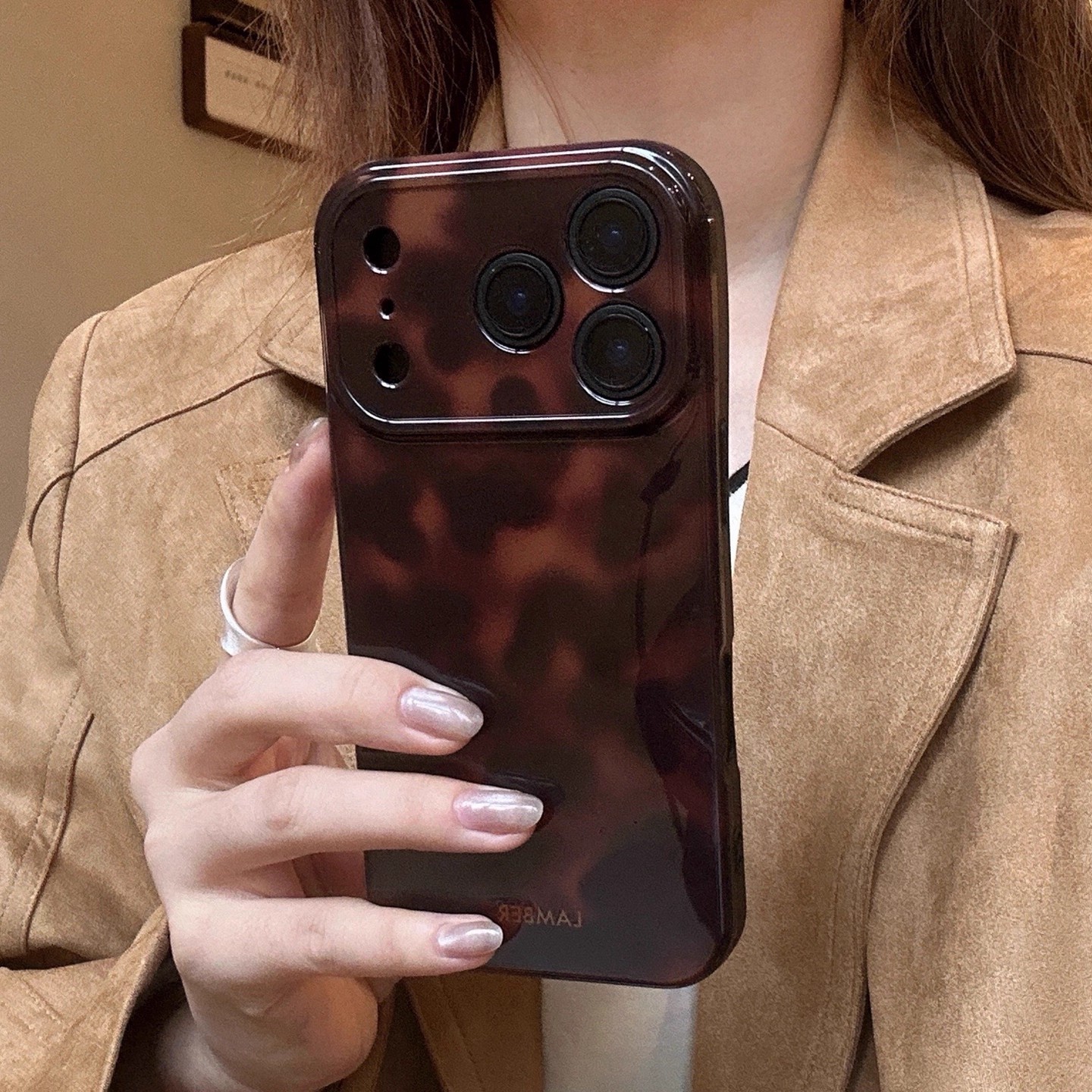 宁宁 秋冬ins风棕色琥珀豹纹港式复古女iPhone17PromaxMobileCase