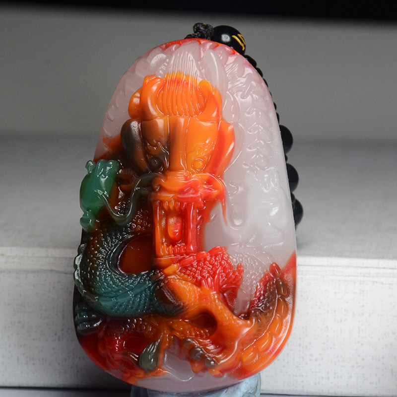 新疆和田玉生肖龙挂件彩玉龙玉牌原石雕刻大款龙鱼招财如意玉佩