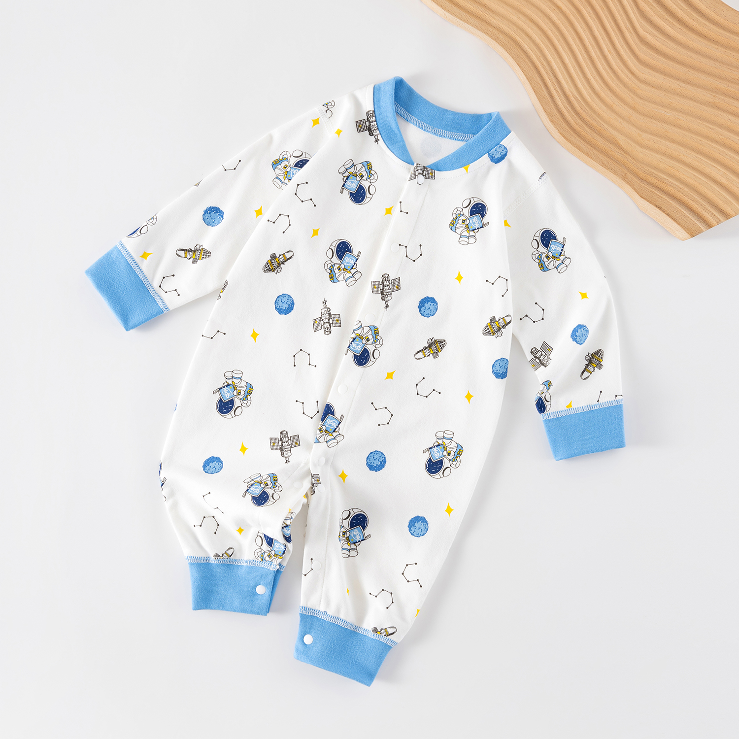 男女宝宝连体衣纯棉春秋季新生儿哈衣长袖初生婴儿爬服保暖空调服