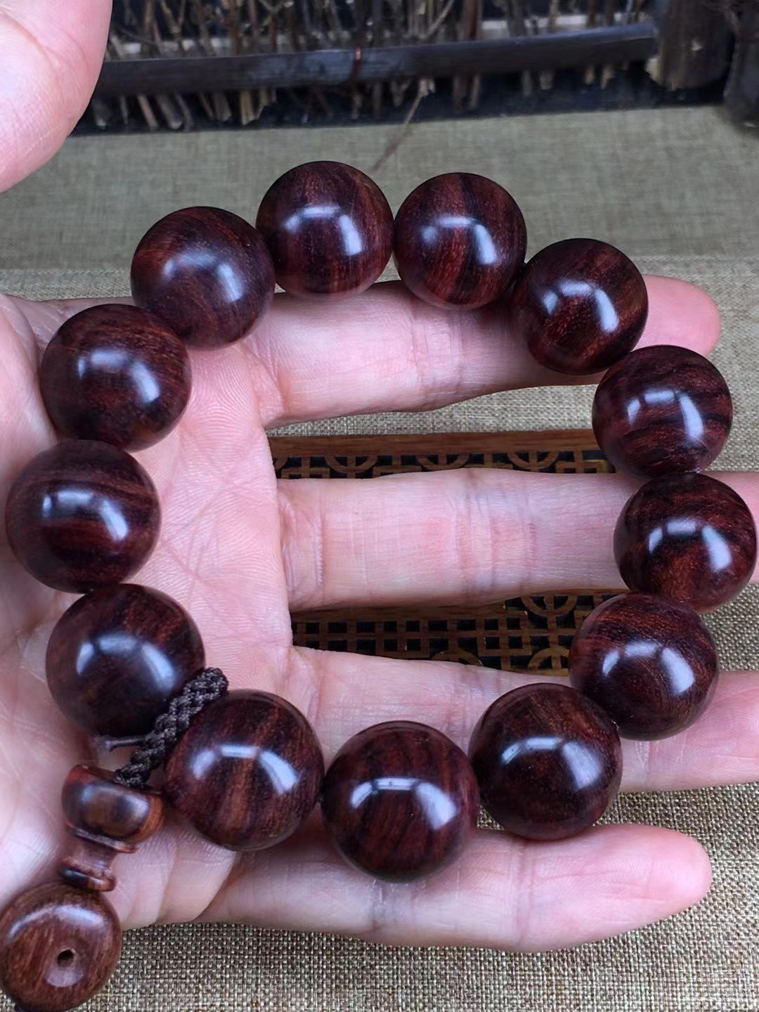 海南黄花梨紫油梨老干料1.8手串高密高油无毛孔零棕眼玻璃质感