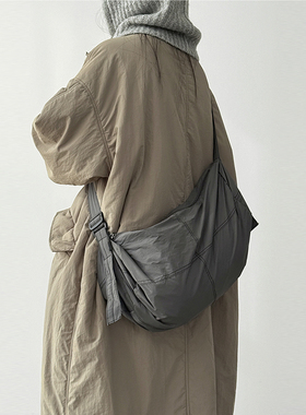 韩国代购25F/W paper stitch pouch bag 设计师款复古单肩邮差包