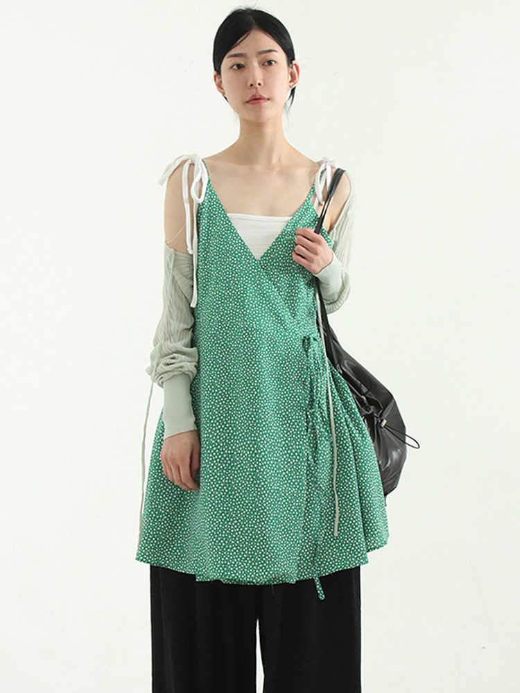 韩国代购23S/S floral sleeveless wrap ops V领碎花吊带裙系带女