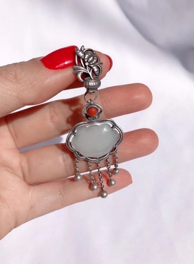 复古做旧压襟胸针和田玉复古女