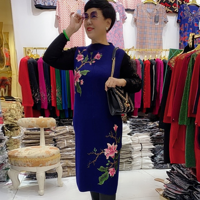 宽松无袖坎肩刺绣钉珠羊毛妈妈装