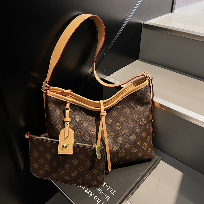 包包女2025新款大容量高级感老花杏色托特包小众不撞款单肩斜挎包,箱包皮具/热销女包/男包,托特包,淘宝优惠券,粉丝福利购,淘宝优惠卷