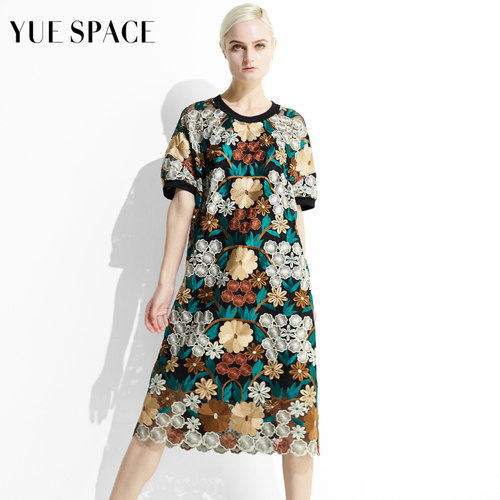 YueSpace重工绣花宽松显瘦连衣裙